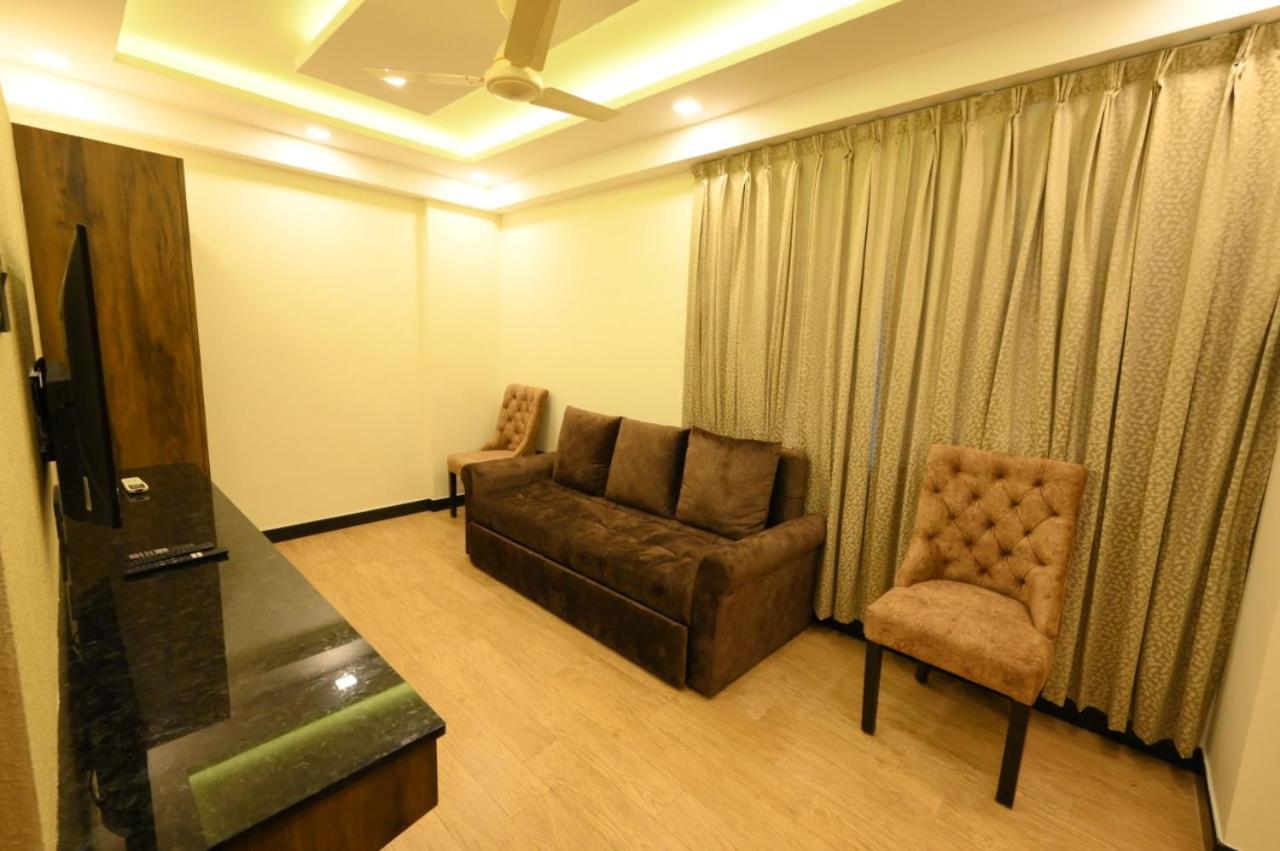 Meenakshi Inn Udupi Exteriör bild